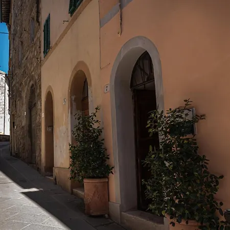 Borgo Capitano Collection Diffuso - Centro Storico Bed and Breakfast San Quirico dʼOrcia